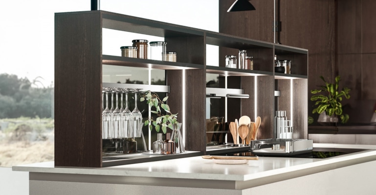 Eléments de rangements système M d'une cuisine de luxe : la Link disponible chez Snaidero et ArchisDesign, des marques de cuisine haut de gamme