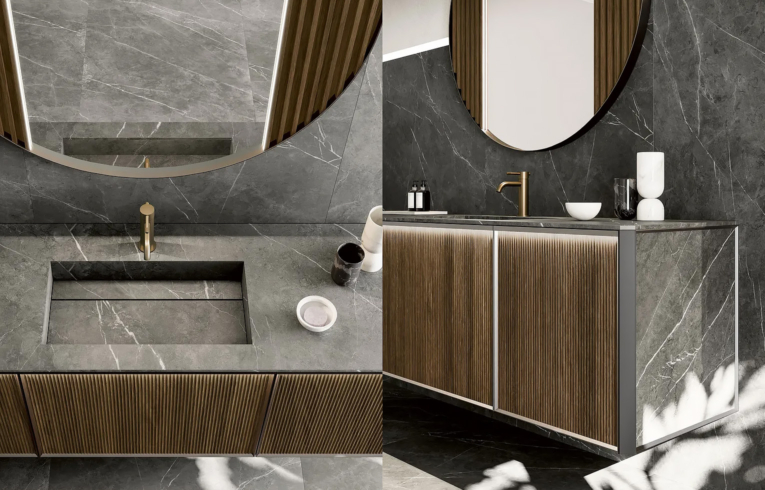 salle de bain de luxe avec plan de vasque en marbre