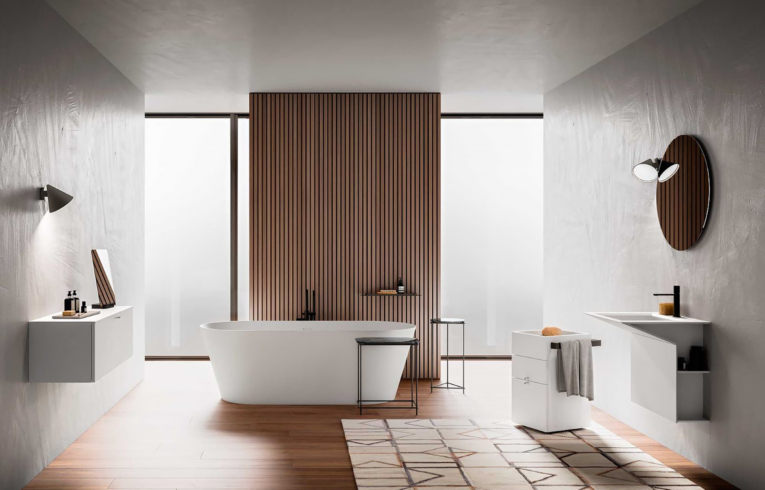salle de bain design avec baignoire en marbre
