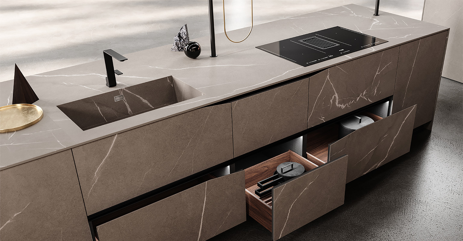 Linéaire de cuisine design avec îlot central modèle Elementi Snadero finition gris avec meubles bas ouverts