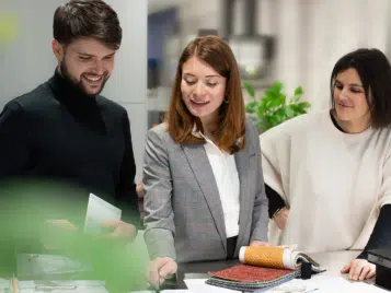 équipe ArchisDesign travaillant sur un projet de cuisine italienne équipée