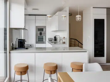 Cuisine haut gamme Suresnes ouverte sur séjour