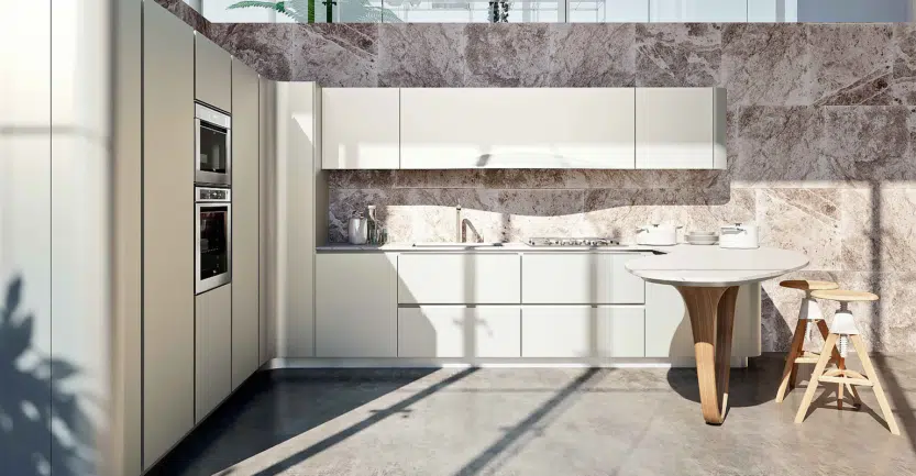 Une des plus belles cuisines italiennes blanche avec table en épis
