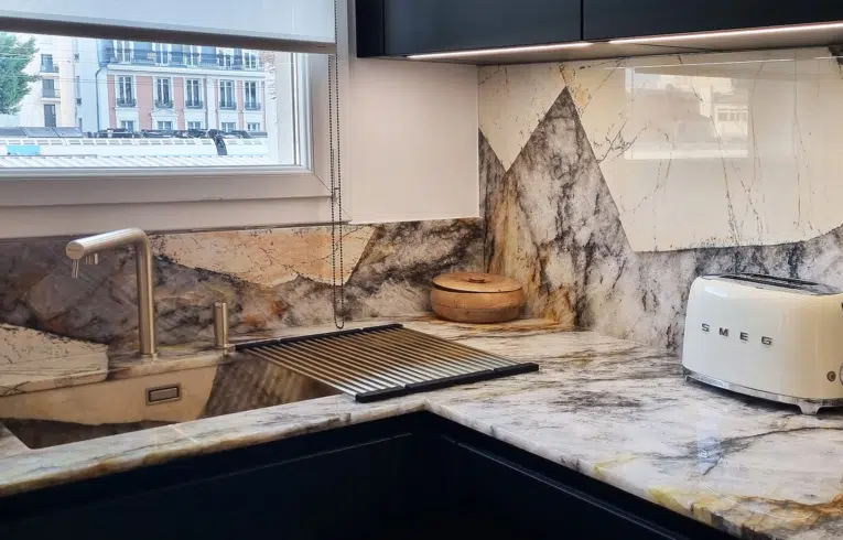 cuisine haut gamme la garenne colombes avec plan de travail et crédences en granit