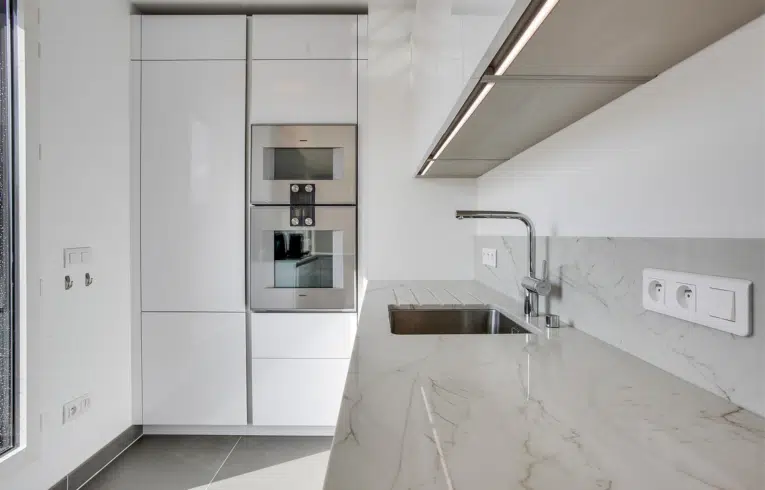 cuisine haut gamme suresnes avec plan de travail en granit