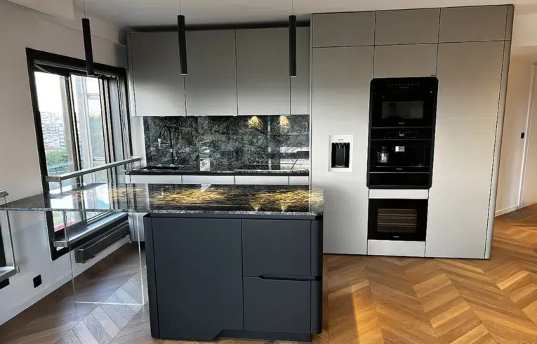cuisine haut gamme à Paris 15ème ouverte sur séjour