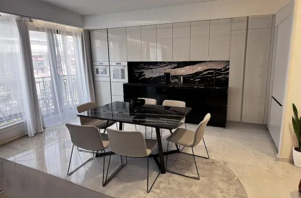 archisdesign-renovation-cuisine-realisation Rénovation cuisine d'un client avec une table en granit