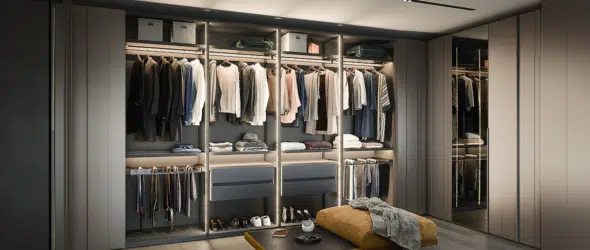 idées dressing ouvert avec éléments de rangements comme des tringles et des tiroirs