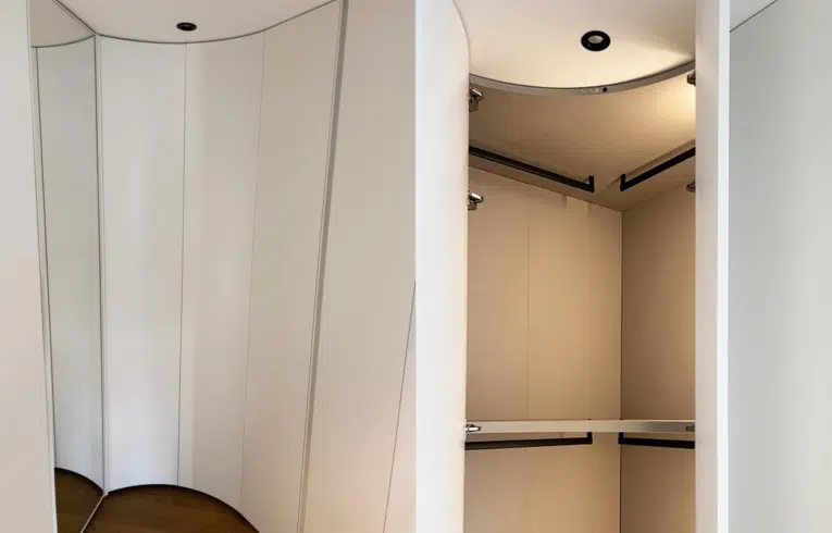 dressing de luxe Courbevoie avec luminaires intègres
