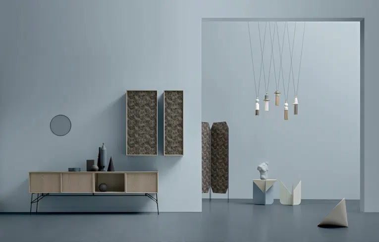 salle de bain de luxe avec meubles en bois design