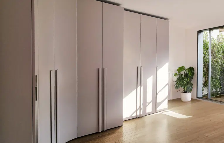 Dressing haut de gamme à Maisons-Alfort modèle Alfa Novamobili laque mate Magnolia