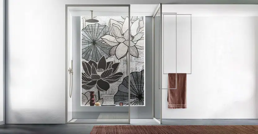 douche à l'italienne design avec cabine vitrée