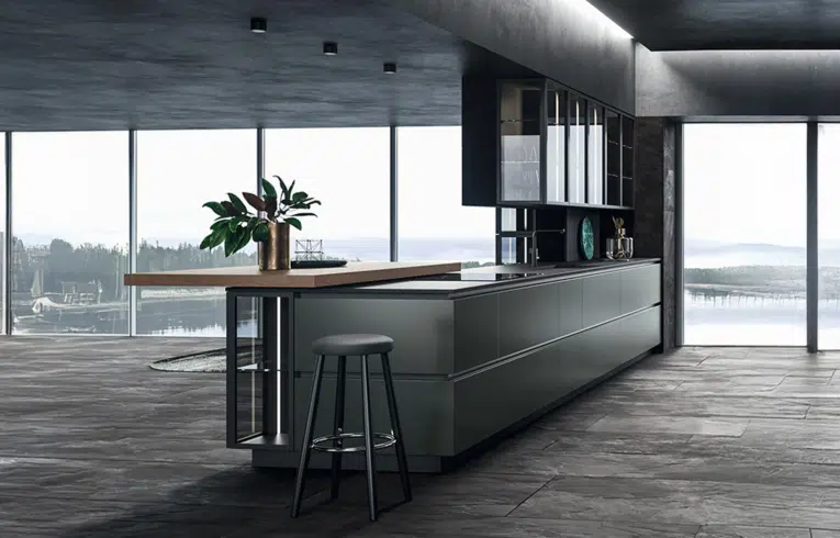 Cuisine moderne modèle look composé d'un îlot central avec des façades en finitions laqués mat
