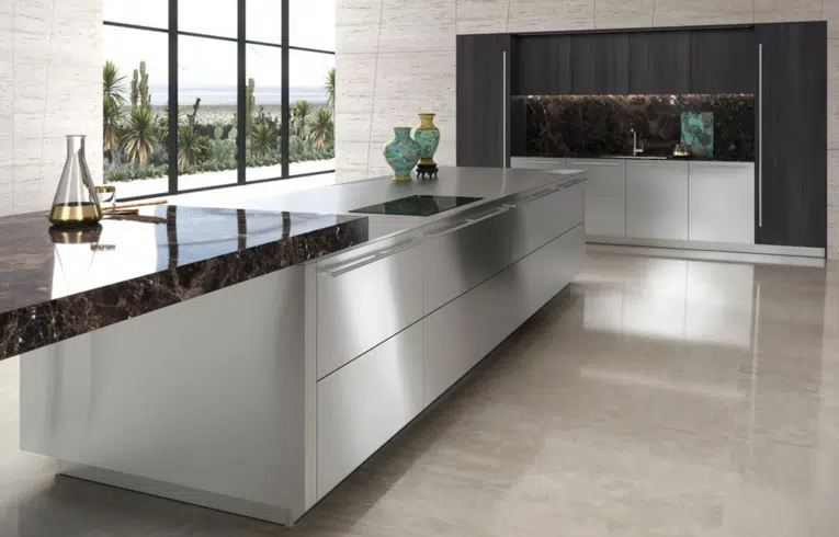 Cuisine moderne modèle opéra avec îlot central