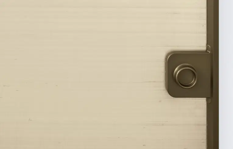 Porte coulissante vitrée avec les détails de la porte