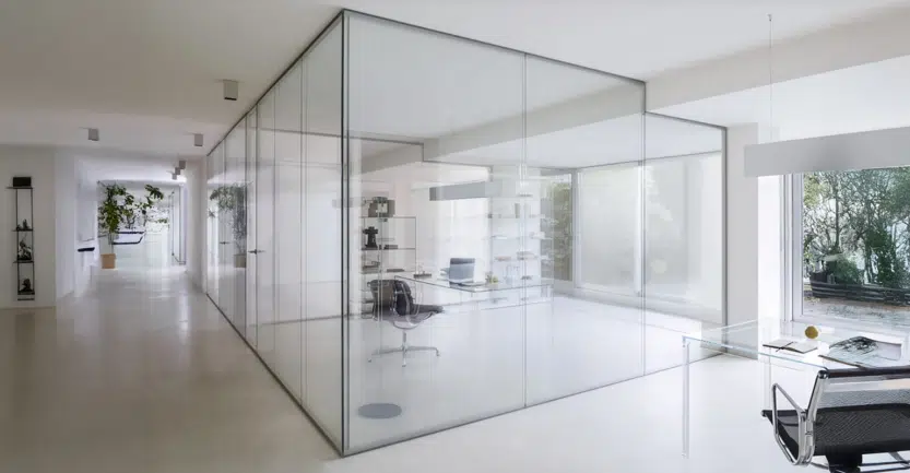 La cloison vitrée avec open space