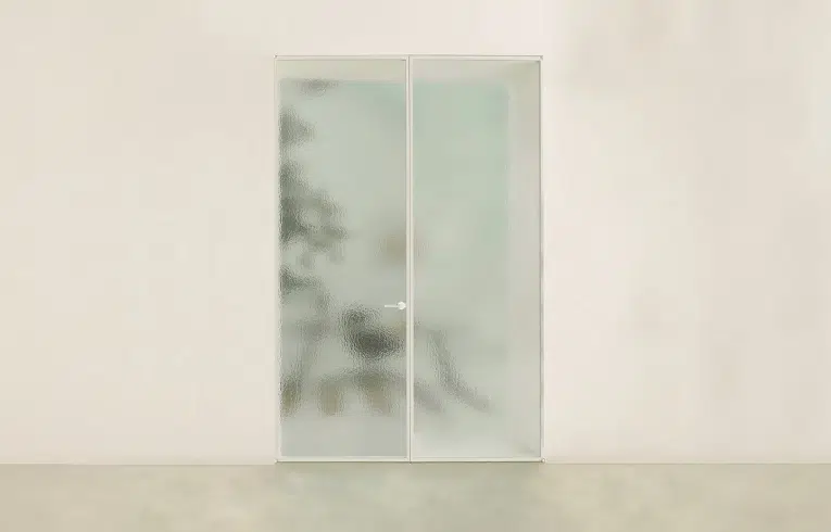 Porte battante vitrée haut de gamme sur mesure